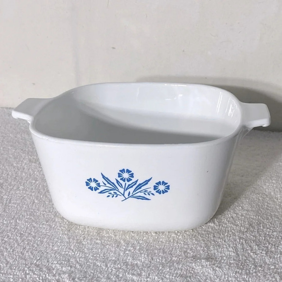 Vintage Corningware Blue Cornflower 7 Cup Casserole Dish - Picture 1 of 14